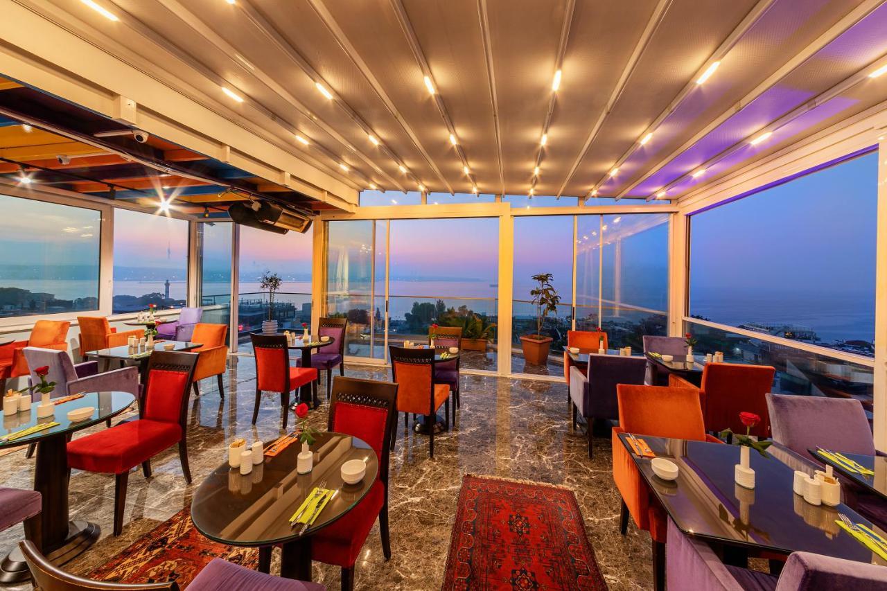 The Magnaura Palace Hotel Istanbul Bagian luar foto