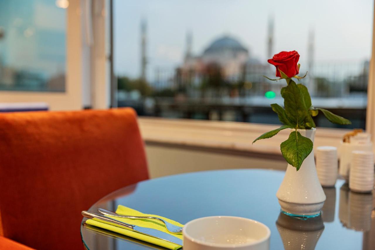 The Magnaura Palace Hotel Istanbul Bagian luar foto