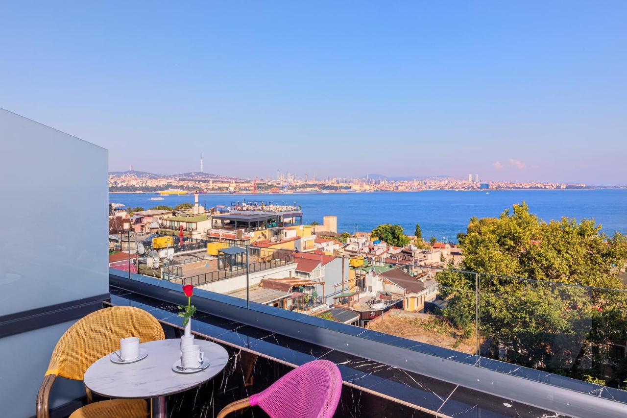 The Magnaura Palace Hotel Istanbul Bagian luar foto