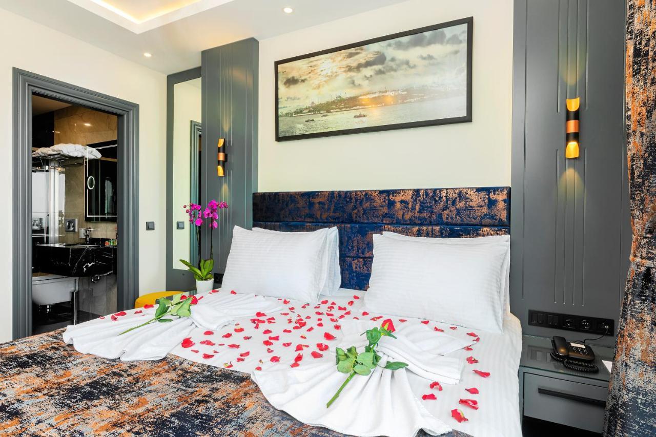The Magnaura Palace Hotel Istanbul Bagian luar foto