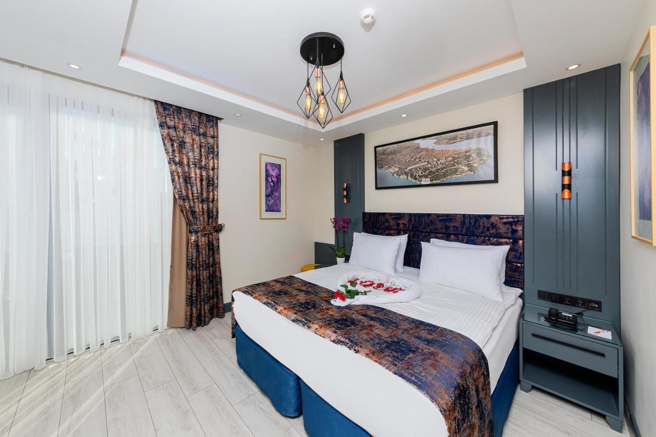 The Magnaura Palace Hotel Istanbul Bagian luar foto
