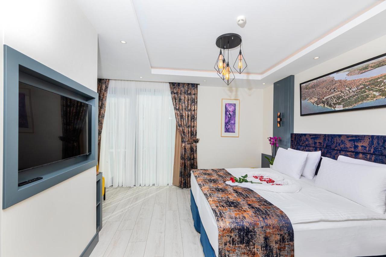 The Magnaura Palace Hotel Istanbul Bagian luar foto