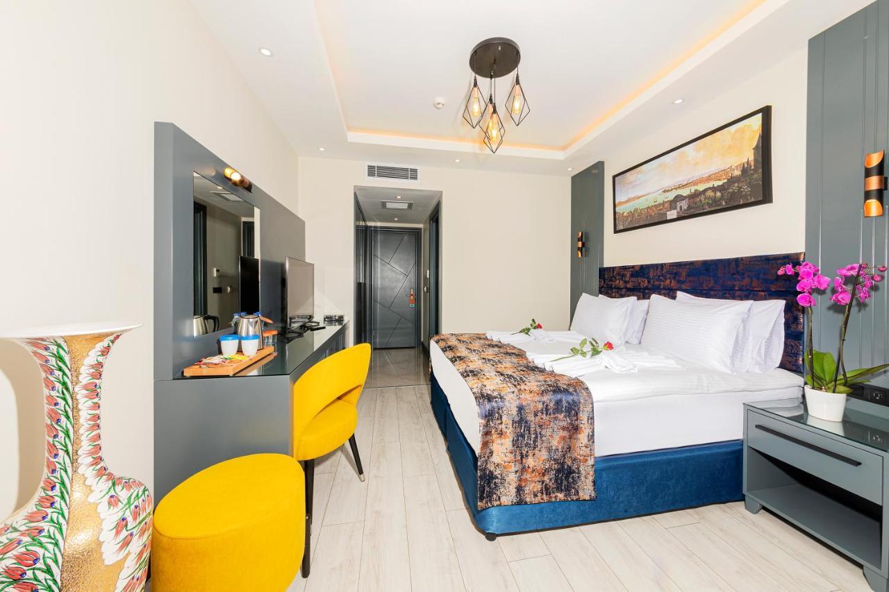 The Magnaura Palace Hotel Istanbul Bagian luar foto