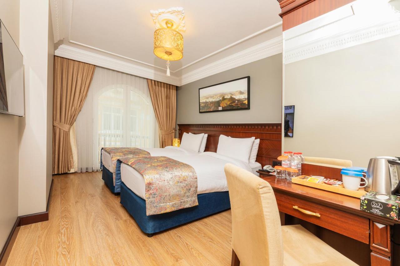 The Magnaura Palace Hotel Istanbul Bagian luar foto