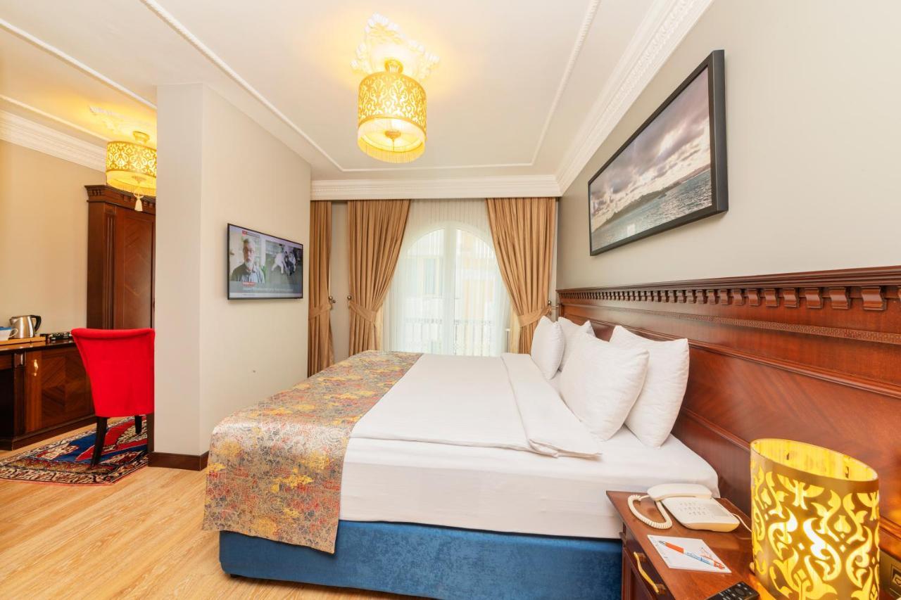 The Magnaura Palace Hotel Istanbul Bagian luar foto