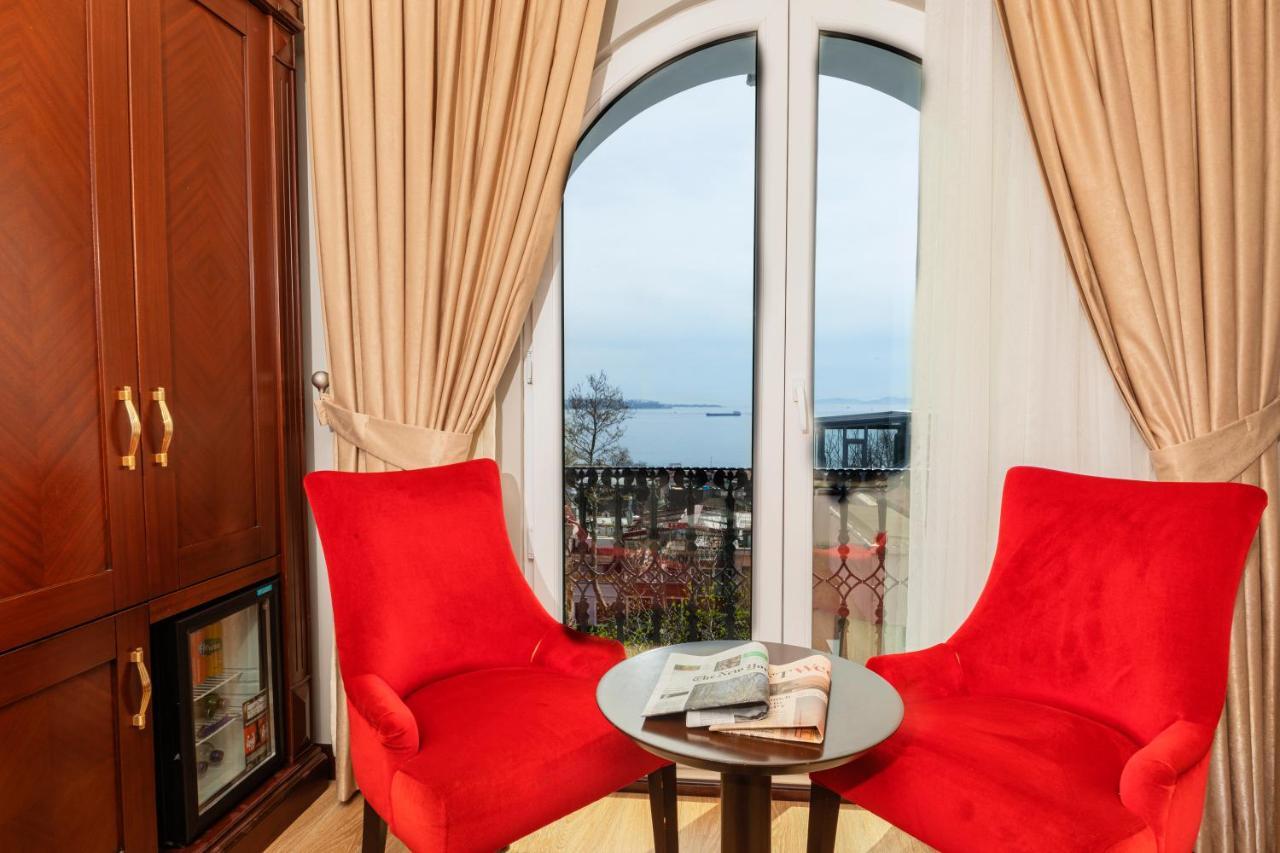 The Magnaura Palace Hotel Istanbul Bagian luar foto